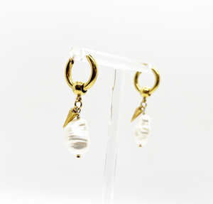 Argollas con dije perlas