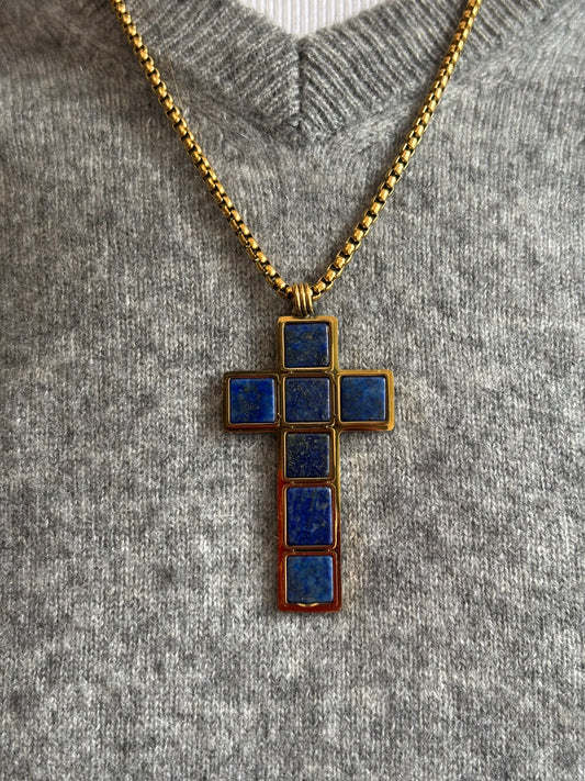 Collar cruz de lapislázuli, vista 2 – Fahoma