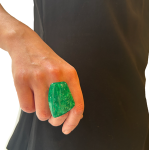Anillo de resina geometrico