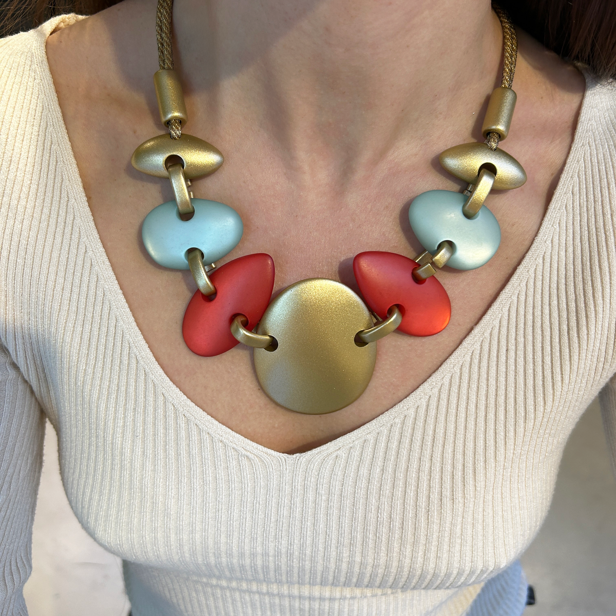 Collar turquesa, dorado y coral, vista 2 – Fahoma