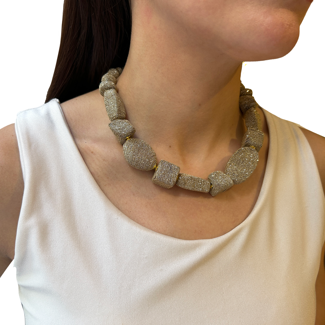 Collar cuentas de hilo