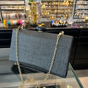 Clutch rafia negro