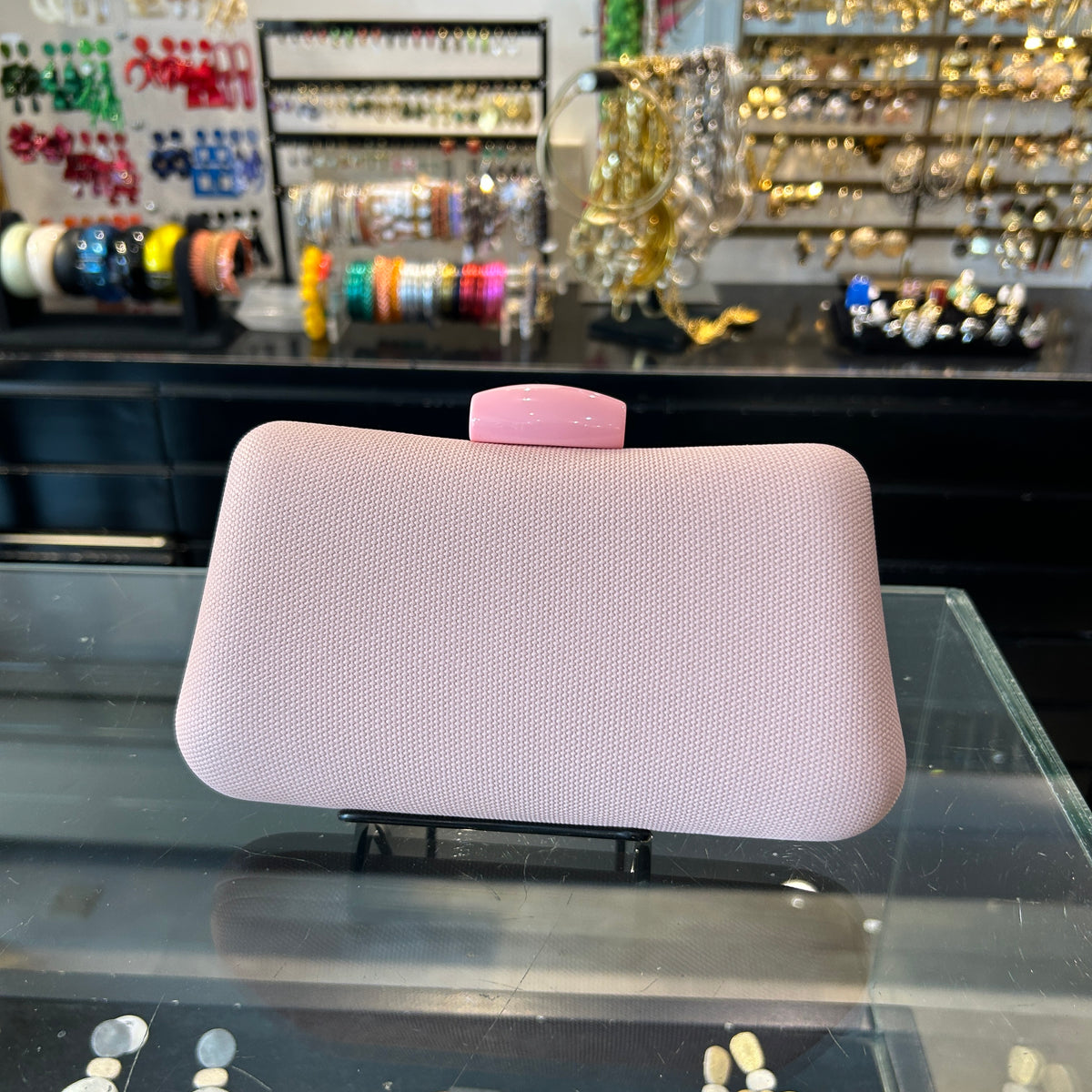 Clutch de rafia rosa suave – Fahoma, bijouterie en Uruguay