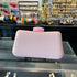 Clutch de rafia rosa suave – Fahoma, bijouterie en Uruguay