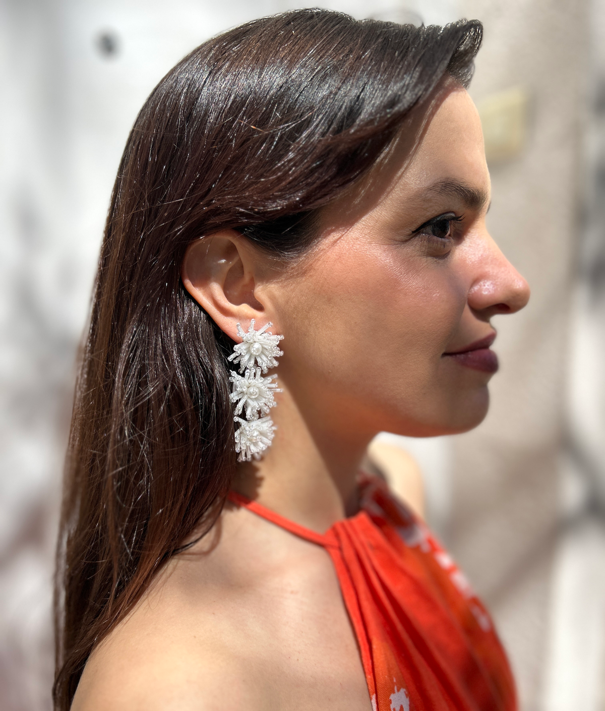 Caravanas triple flor blanca – Fahoma, bijouterie en Uruguay