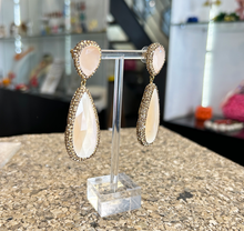 Cargar imagen en el visor de la galería, Caravanas rose de cuarzo
