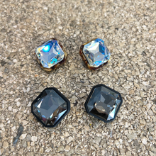 Cargar imagen en el visor de la galería, aros de cristales cortos
