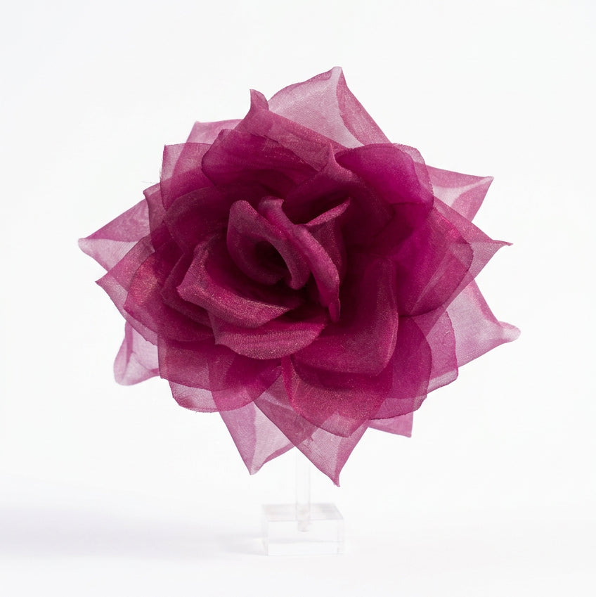 Broche rosa de organza
