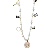 Cargar imagen en el visor de la galería, Collar perlas mix dijes
