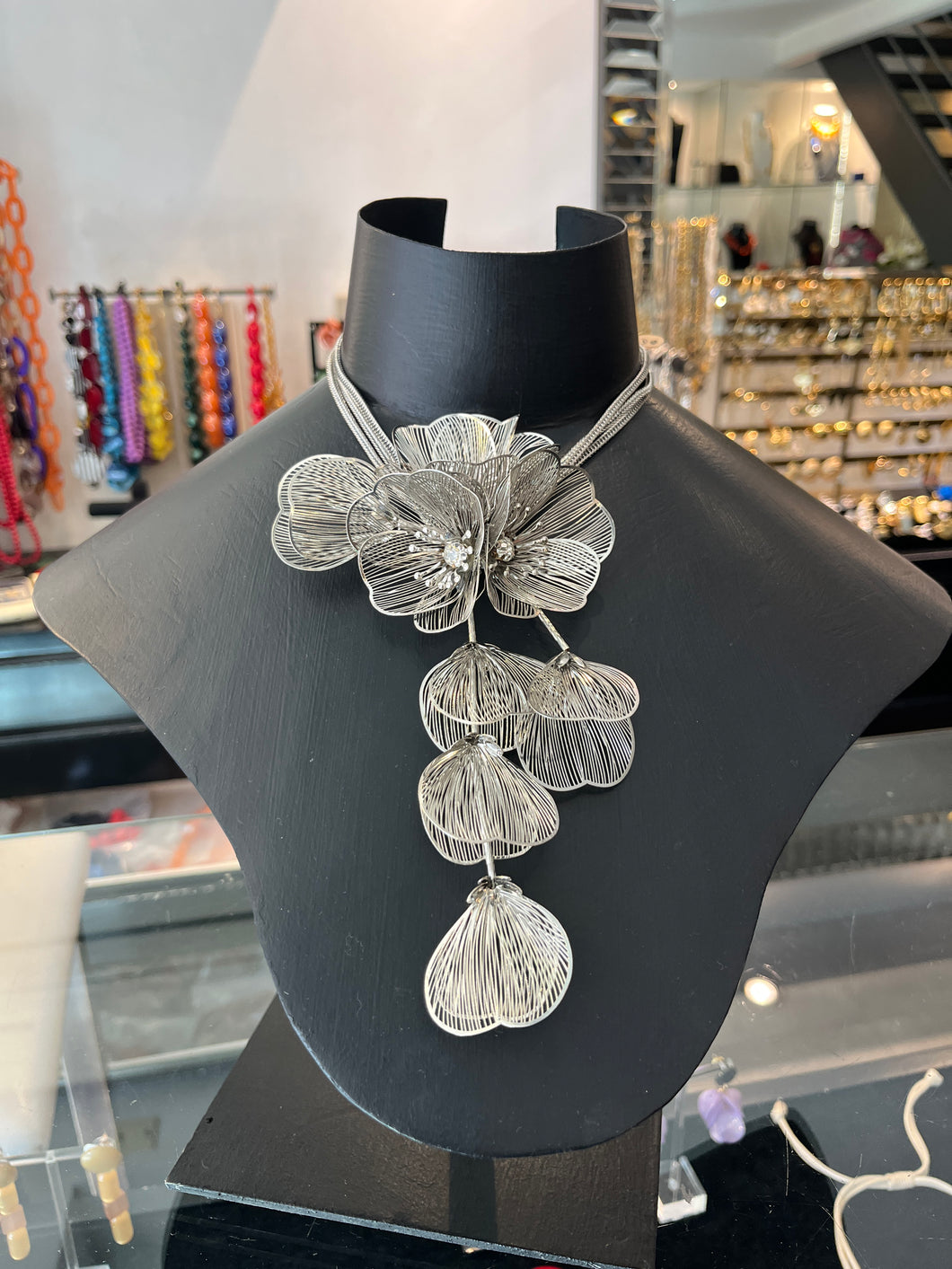 Collar flores de  filigranas