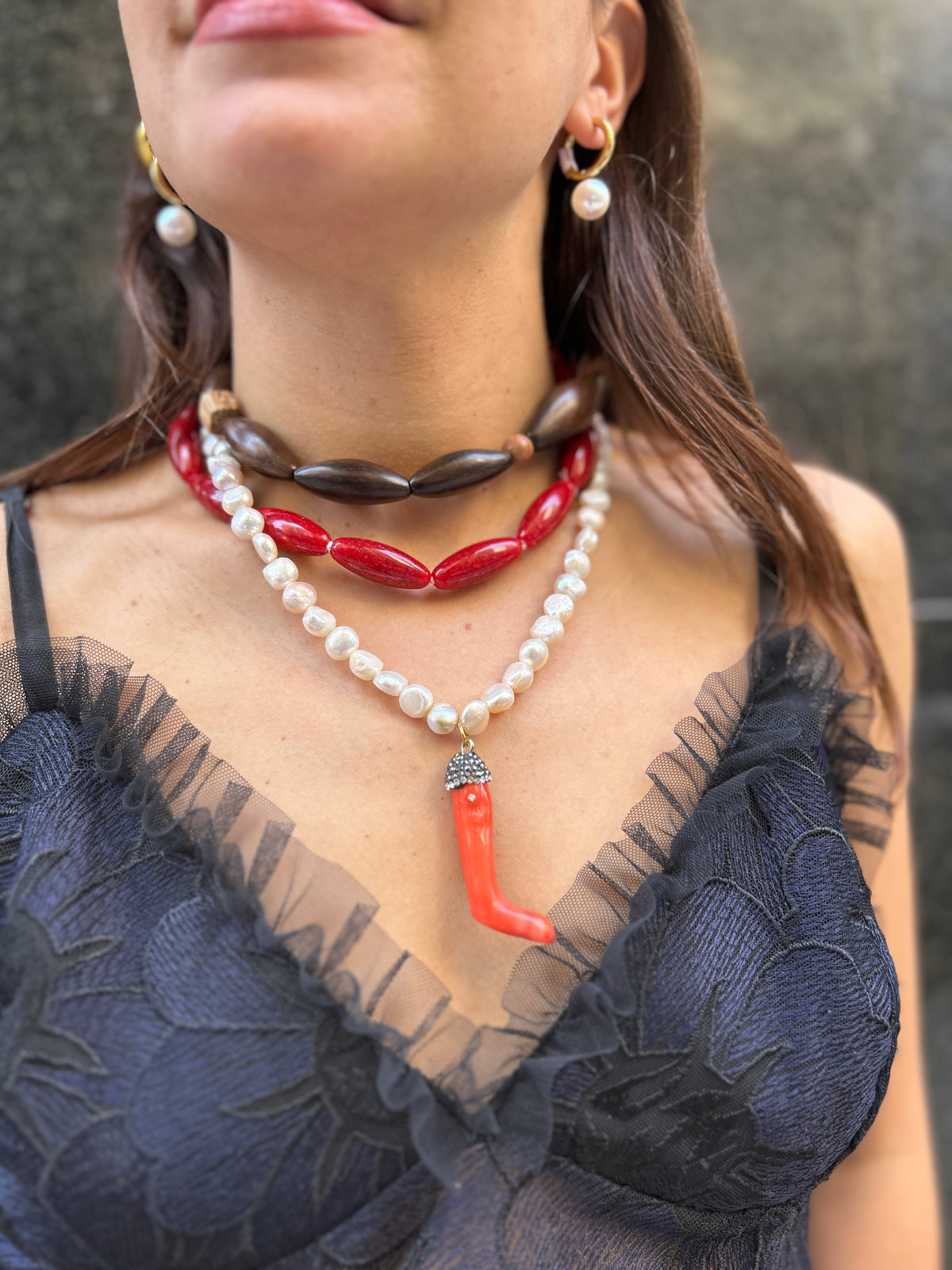 Collar perlas coral y madera, vista 2 – Fahoma