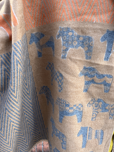 Pashmina estampada naranja y gris