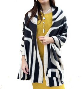pashmina blanca y negra