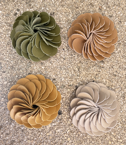 Broche flor de cuero – Fahoma, bijouterie en Uruguay
