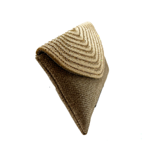 Cargar imagen en el visor de la galería, Sobre tejido con solapa bordada
