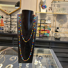 Cargar imagen en el visor de la galería, Collar multicolor cristales
