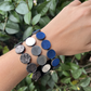 Pulsera de cuero plateada, azul y negra, vista 2 – Fahoma