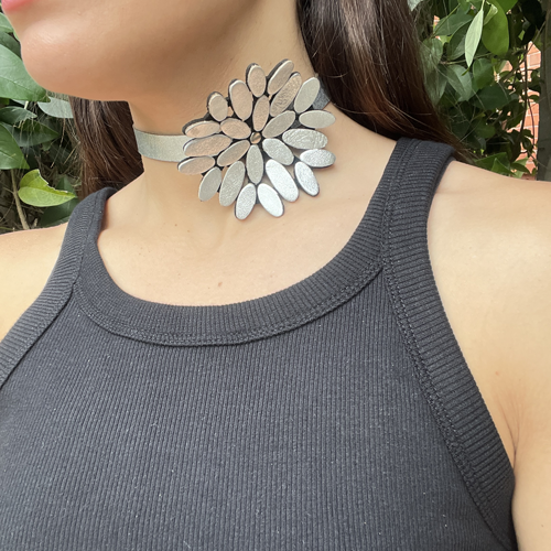 Choker de cuero plateado, vista 3 – Fahoma