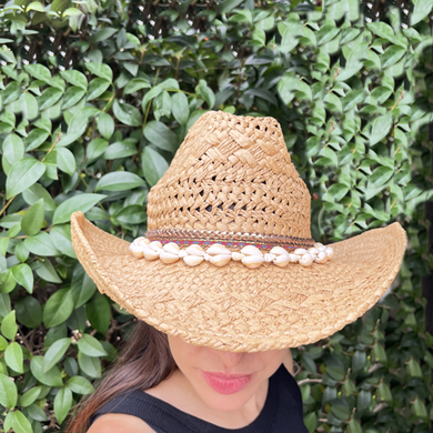 sombrero con caracoles