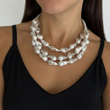 Cargar imagen en el visor de la galería, collar cortos de perlas 
