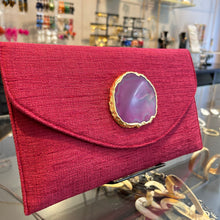 Cargar imagen en el visor de la galería, Sobre tejido fucsia con ágata
