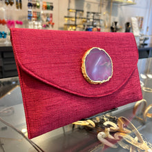 Cargar imagen en el visor de la galería, Sobre tejido fucsia con ágata
