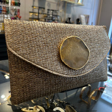 Cargar imagen en el visor de la galería, Sobre tejido rafia dorado suave
