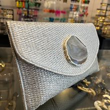 Cargar imagen en el visor de la galería, Sobre tejido rafia plateado
