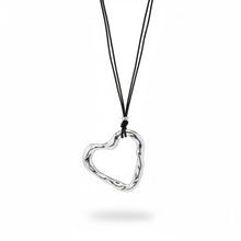 Cargar imagen en el visor de la galería, collar tiento dije corazón 
