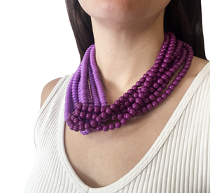 Collar entrelazado