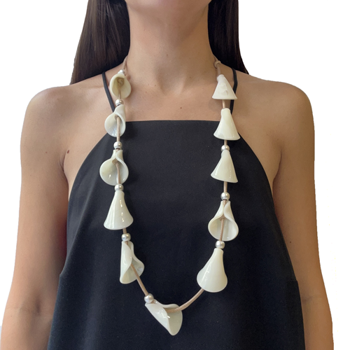 Collar calas de resina, vista 2 – Fahoma