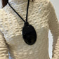Collar de resina negra, vista 2 – Fahoma