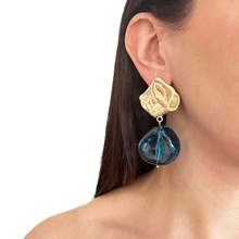 Cargar imagen en el visor de la galería, Caravanas resina y metal
