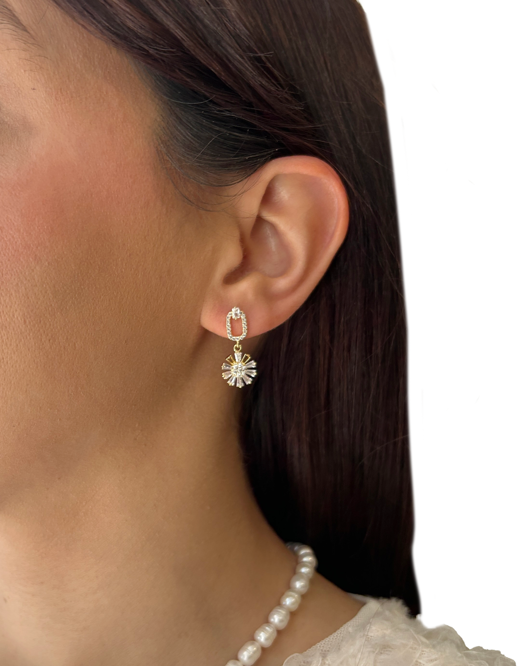 caravanas de zirconia con flor 

