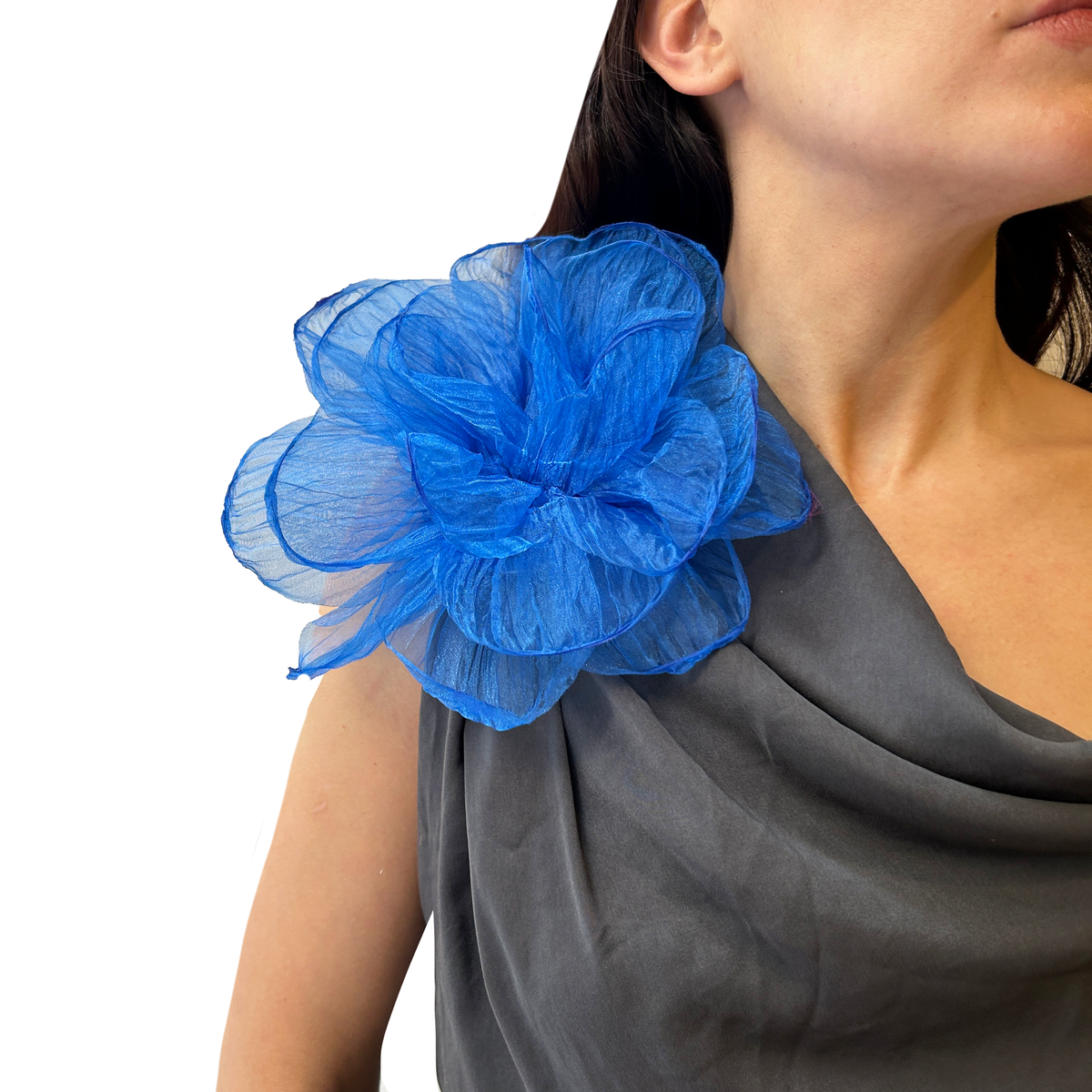 Broche maxi flor de organza, vista 2 – Fahoma