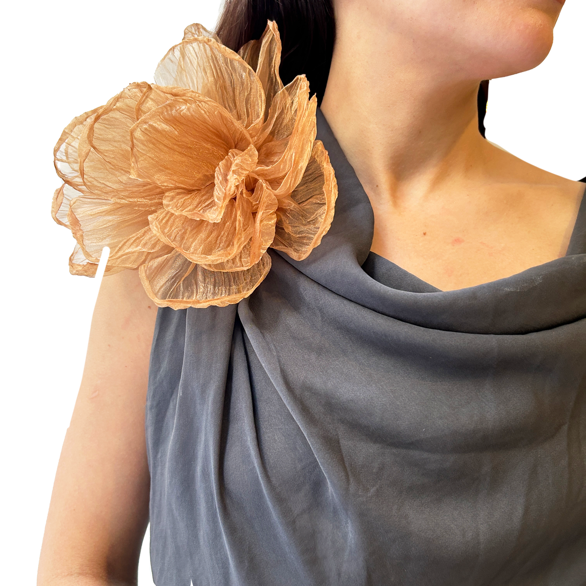 Broche maxi flor de organza, vista 3 – Fahoma