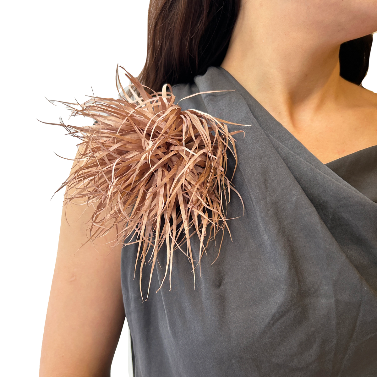 Broche de tela con volumen, vista 3 – Fahoma