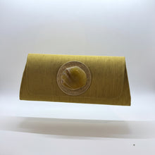 Cargar imagen en el visor de la galería, Bolso de tela con piedra en el centro
