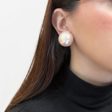 Cargar imagen en el visor de la galería, Aros perla corto de clip
