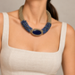 Collar tubular bordado azul