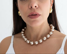 Cargar imagen en el visor de la galería, Collar perlas redondas
