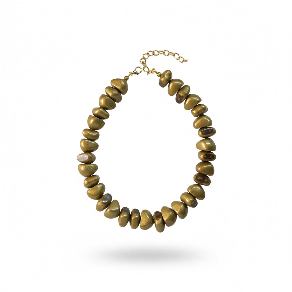 Collar resinas dorado – Fahoma, bijouterie en Uruguay