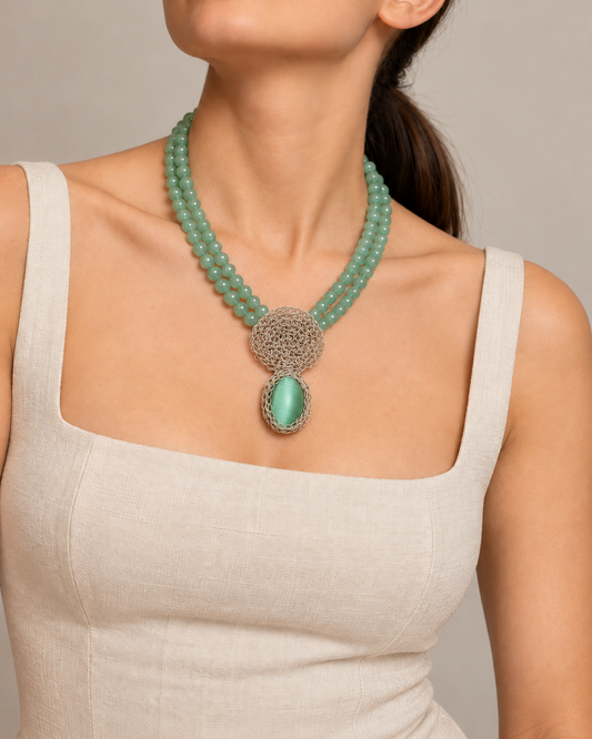 Collar verde agua con dije