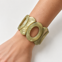 Cargar imagen en el visor de la galería, Pulsera óvalos de resina
