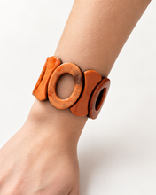 Cargar imagen en el visor de la galería, Pulsera óvalos de resina
